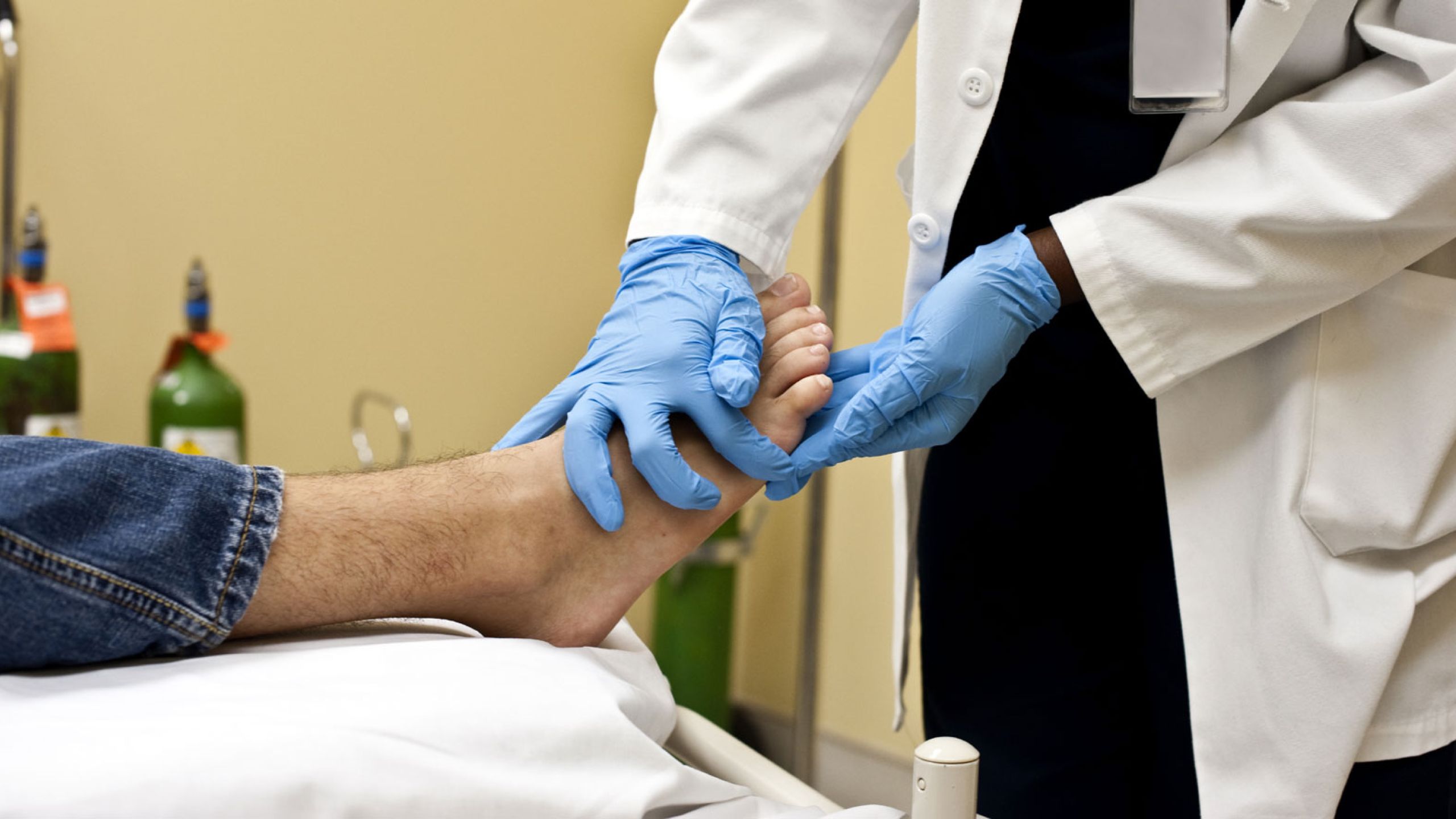 Studio di podologia Voghera, terapie riabilitazioni per i piedi e unghie.